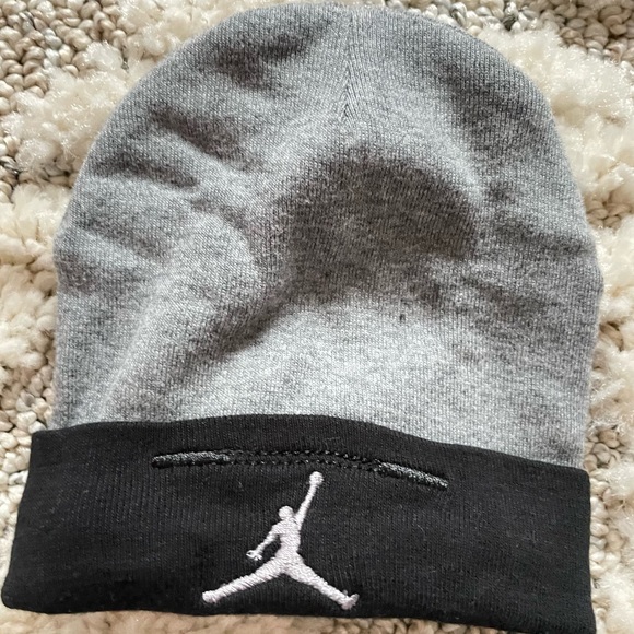 Jordan Infant Onesies with Hat and Socks Size 0-6 Mo - Picture 5 of 8